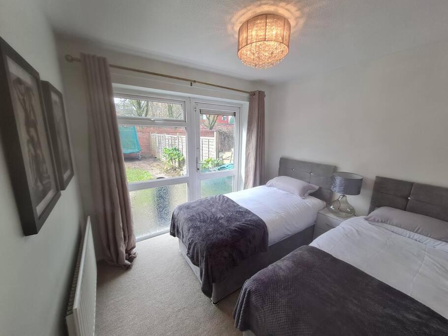 A&S Properties, No Guest Fees, Bank Transfe Deposit Available Wolverhampton Exterior photo